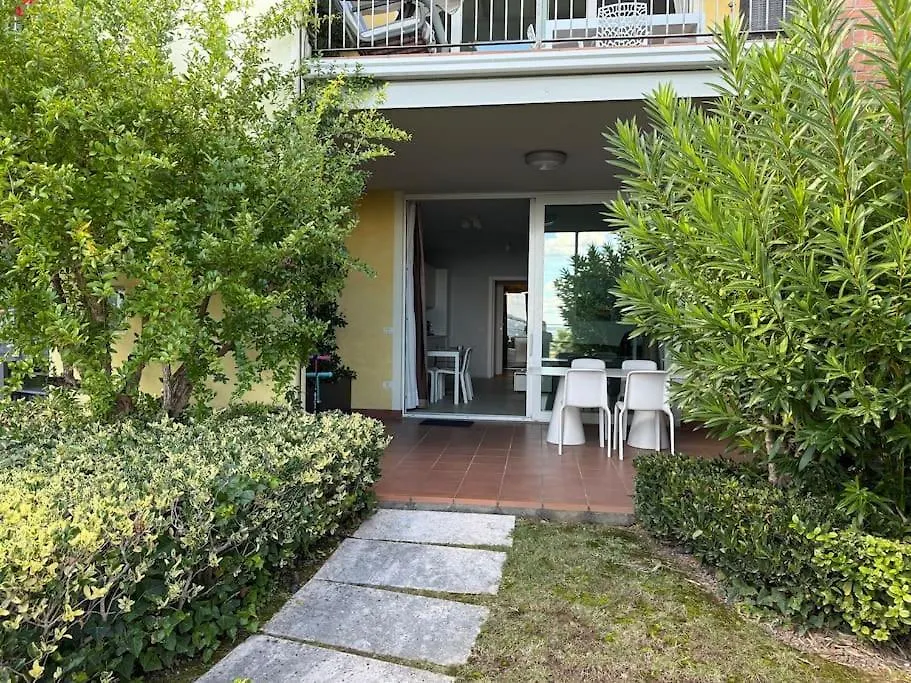 Apartment Luxury Lake View 2 Bed Padenghe sul Garda Italy