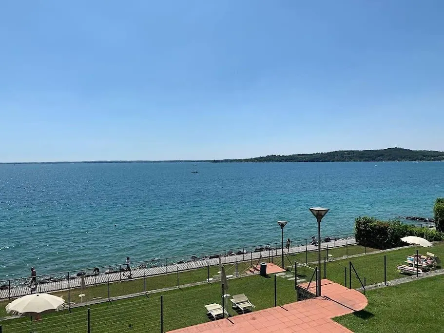 Apartment Luxury Lake View 2 Bed Padenghe sul Garda Italy