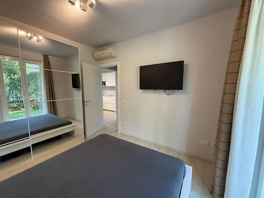 Apartment Luxury Lake View 2 Bed Padenghe sul Garda