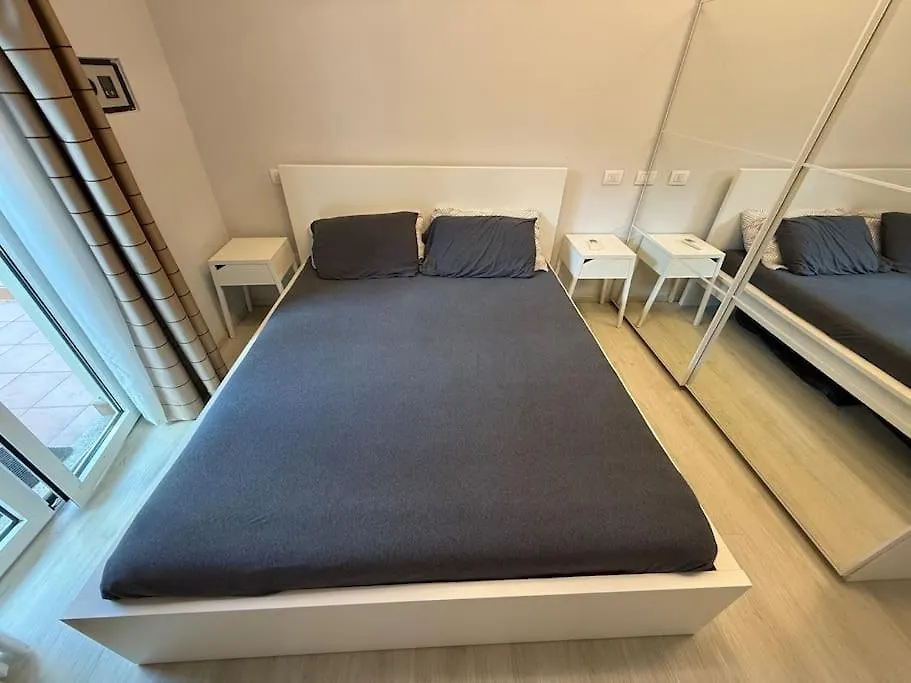 Apartment Luxury Lake View 2 Bed Padenghe sul Garda