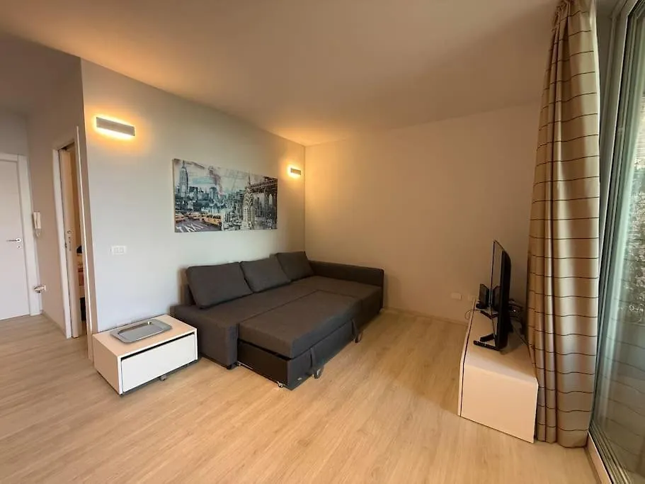 Luxury Lake View 2 Bed Padenghe sul Garda Italy