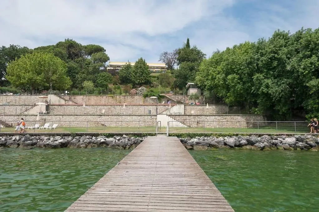 Apartment Luxury Lake View 2 Bed Padenghe sul Garda
