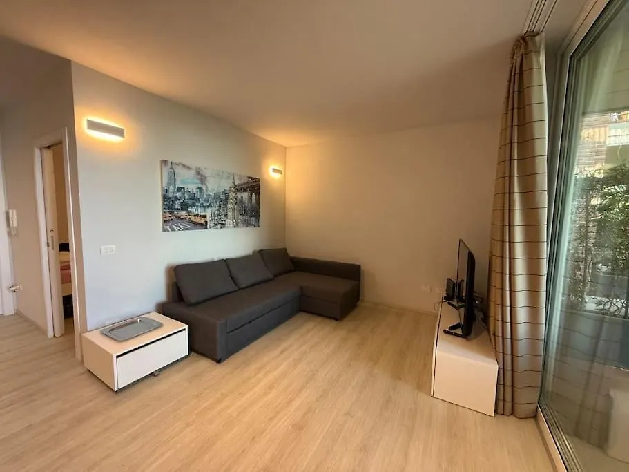 Luxury Lake View 2 Bed Padenghe sul Garda Apartment