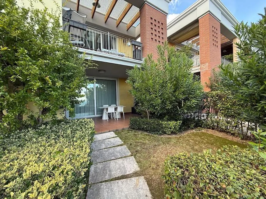 Apartment Luxury Lake View 2 Bed Padenghe sul Garda Italy