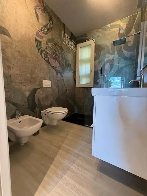 Luxury Lake View 2 Bed パデンゲ・スル・ガルダ